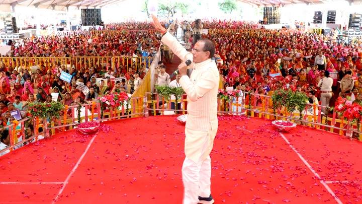 लाड़ली लक्ष्मी योजना के तहत 1.31 करोड़ बहनों के खाते में सीएम शिवराज ने भेजे 1269 करोड़ रूपए